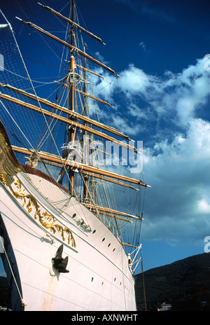 Ansicht der großen Yacht in Insel Elba in den Biodola Bucht Toskana Italien Stockfoto
