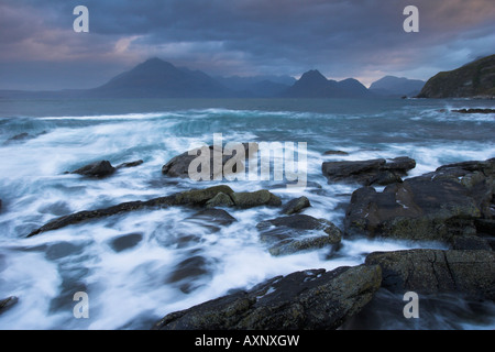 Stürmische Morgen über der Küste in der Nähe von Elgol, Isle Of Skye, Schottland Stockfoto