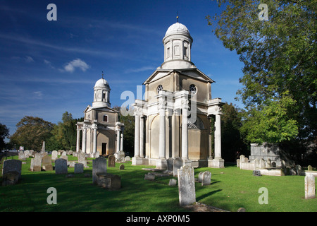 Die zwei Mistley Towers, alles, WAS VON DER URSPRÜNGLICHEN KIRCHE VON ROBERT ADAM, in Essex neben Manningtree. Stockfoto