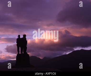 UK Schottland Highland Inverness Shire Abendlicht und das Commando Memorial an Spean Bridge Stockfoto