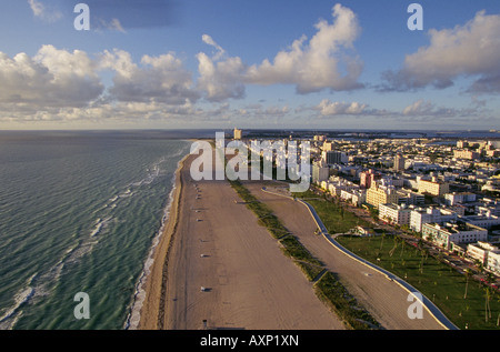 USA Vereinigte Staaten FLORIDA MIAMI einen tollen Blick auf den breiten Strand im Kommandobereich/Art Deco und South Beach von Miami Beach Stockfoto