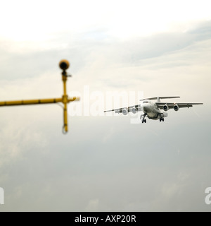 Luft Verkehr Signal Kontrollleuchte für die Anlandung von sich nähernden Flugzeug Flugzeug kleine Jet gelöscht Stockfoto