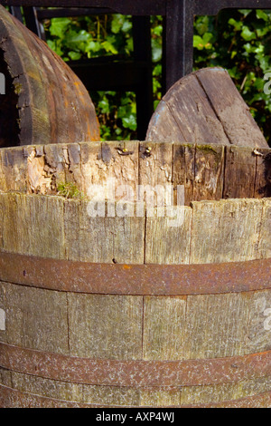 Alten Holzeimer Stockfoto