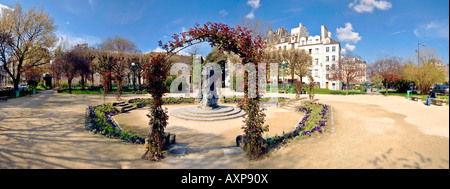 Breitbild-Panorama Park am Quai Saint-Michel gegenüber von Notre-Dame Kathedrale Paris Stockfoto