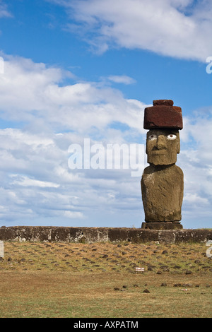 Ahu Ko Te Riku ist die einzige Moai mit restaurierten Korallen Augen Stockfoto