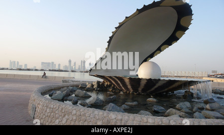 Oyster Perlenskulptur auf Doha Corniche, Katar. Stockfoto