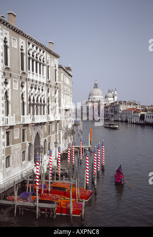 Europa Italien Venetien Venedig Canal grande schwarz und weiß mit Farbe b w Stockfoto