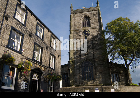 Skipton North Yorkshire UK Holy Trinity Church neben der Burg Wirtshaus im Zentrum der Stadt Stockfoto