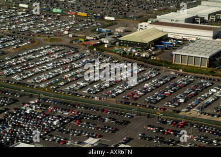 Parkplatz und industriellen Einheiten Flughafen Dublin Irland Stockfoto