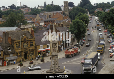 Banbury Market überqueren Oxfordshire England. Der Verkehr vor der Autobahn M40 wurde 1980 gebaut Großbritannien 1989 UK. HOMER SYKES Stockfoto