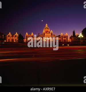 BC Parlamentsgebäude, Victoria, Vancouver Island, British Columbia, Kanada - beleuchtete Gebäude in der Nacht am Innenhafen Stockfoto