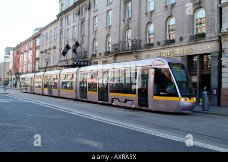 Rasche Lichttransport Straßenbahn Luas in Dublin Irland Stockfoto