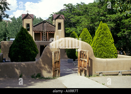 Santuario de Chimayo eine berühmte Heiligtum auf der Höhenstraße, Taos im Dorf von Chimayo New Mexiko Stockfoto