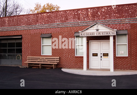 Historisches Mayberry Courthouse in Mount Airy, NC: Ein bezauberndes Stück Americana, inspiriert von der „Andy Griffith Show“. Stockfoto