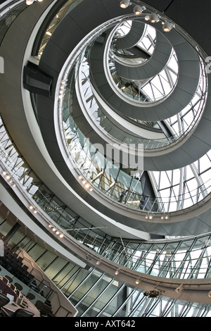 Wendeltreppe in GLA City Hall in London Stockfoto