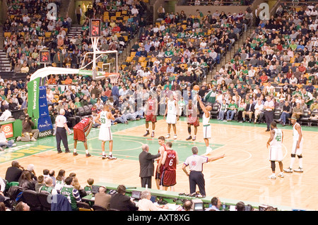 Die Boston Celtics NBA-Team gegen die Miami Heat in Boston Banknorth Mitte Stockfoto