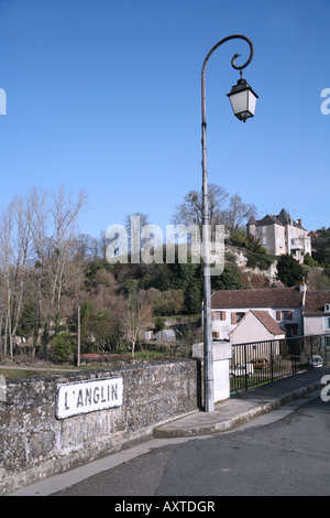 Traditionelle Straßenlaterne in Winkeln Sur l'Anglin, Frankreich Stockfoto