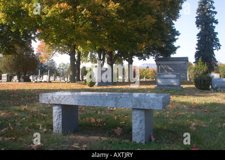 Ein Upstate NY Friedhof gegründet 1861, Soldaten unterzubringen, die im Bürgerkrieg gestorben weiterhin als Begräbnisstätte dienen Stockfoto