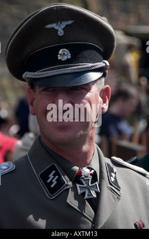 2. Weltkrieg Re-Renactor in SS-uniform Stockfoto