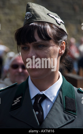 2. Weltkrieg Re-Renactor in SS-uniform Stockfoto