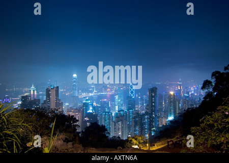 Hong Kong Skyline bei Nacht vom Victoria Peak aus gesehen Stockfoto