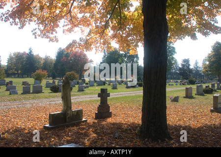 Ein Upstate NY Friedhof gegründet 1861, Soldaten unterzubringen, die im Bürgerkrieg gestorben weiterhin als Begräbnisstätte dienen Stockfoto