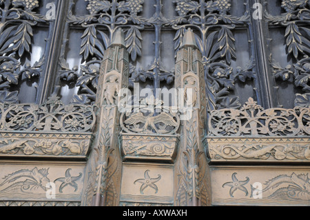 Diese reich verzierten Wolkenkratzer in Lower Manhattan wurde in den 1920er Jahren erbaut und ist das erste Art-Déco-Hochhaus. Stockfoto