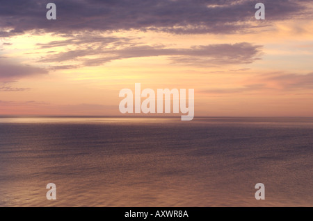 Stock Fotografie von Pastell Sonnenaufgang über dem Lake Superior von Silver Creek Klippe in Minnesota, USA Stockfoto