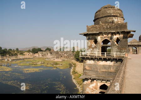 Die Jahaz Mahal oder Palast der Schiffe in die königliche Enklave, Mandu, Madhya Pradesh, Indien Stockfoto