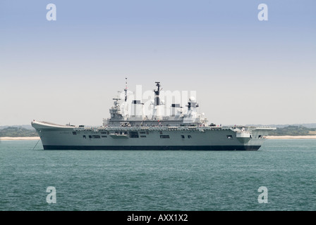 Flugzeugträger HMS illustre RO6 Schiff Stockfoto