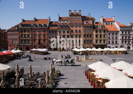 Bunte Häuser, Restaurants und Cafés der Altstädter Ring (Rynek Stare Miasto), UNESCO-Weltkulturerbe, Warschau, Polen Stockfoto