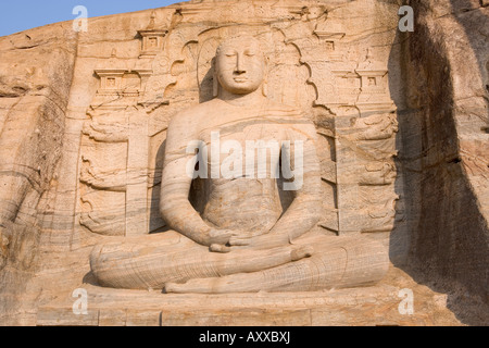 Rock geschnitzten Granit Bild des sitzenden Buddha, Gal Vihara, Polonnaruwa (Polonnaruva), UNESCO-Weltkulturerbe, Sri Lanka Stockfoto