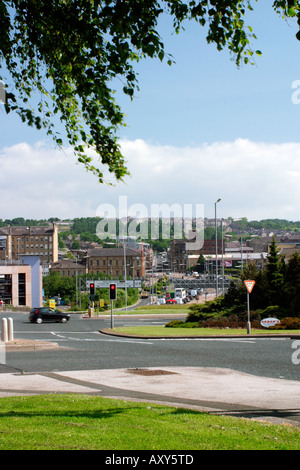 In Richtung Little Germany von Wakefield Road und Ringstraße Freizeit Exchange direkt an Bild nach links Stockfoto