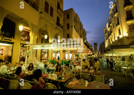 Outdoor-Restaurants in der Innenstadt von Central District (BCD) in der rekonstruierten Stadt, Beirut, Libanon, Naher Osten Stockfoto