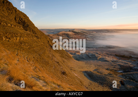 Am frühen Morgen Blick auf Mam Tor Grat von der Seite des Mam Tor in der Peak-District-Derbyshire Stockfoto