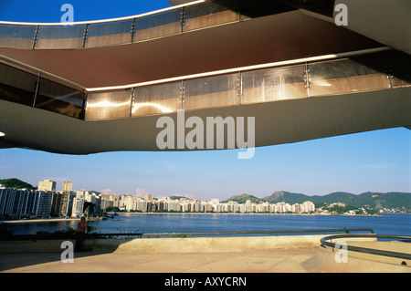 Ansicht von Niteroi, Museo de Arte Contemporanea, von Oscar Niemeyer, Niteroi, Guanabara-Bucht, Rio De Janeiro, Brasilien Stockfoto