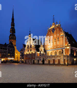 Das Schwarzhäupterhaus in der Nacht, Europa, Baltikum, Ratslaukums (Rathausplatz), Riga, Lettland Stockfoto