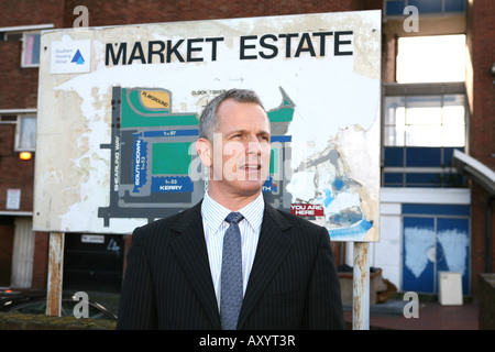 Lib Dem Bürgermeisterkandidat und ehemalige Deputy Assistant Commissioner der traf Brian Paddick auf dem Markt gut, Islington Stockfoto