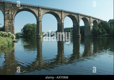 Viadukt über Fluss Ruhr, Herdecke, Ruhrgebiet, Nordrhein-Westfalen, Deutschland Stockfoto