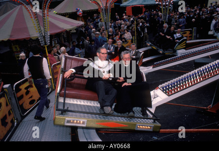 Nottingham Goose Fair 1980 s UK. Herr Bürgermeister von Nottingham & Vikar Eröffnung Fahrt nach dem Civic Eröffnung einer Messe Fahrt HOMER SYKES nehmen Stockfoto