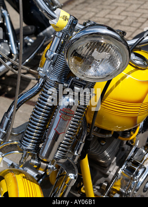 Gabeln und Stossdämpfer fuer Motorrad Harley-Davidson Bobber + Choppe