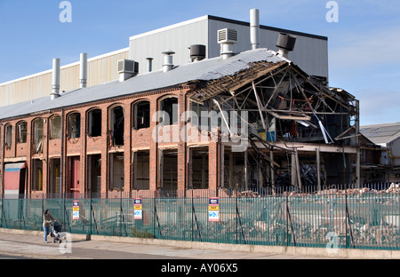 Abbrucharbeiten im Gange auf den Westen arbeiten, Bestandteil der MG Rover Group arbeitet, Longbridge, Birmingham, West Midlands, UK. Stockfoto