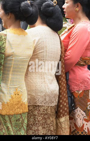 Elegant gekleidete Frauen am Unabhängigkeitstag Stockfoto