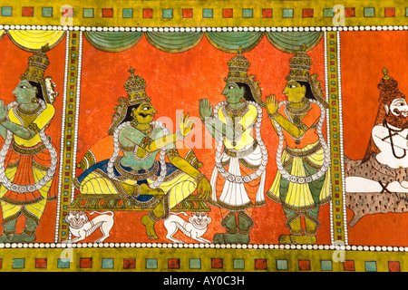 Farbenfrohe Gemälde an einer Wand, Meenakshi Tempel, Madurai, Tamil Nadu, Indien Stockfoto