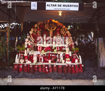 Altar der Toten von geschnitzte Radieschen anzeigen, Anzeigen bei der Noche de Los Rabanos-Festival in der Zocalo Oaxaca Mexico Stockfoto
