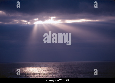 StormLight über den Atlantischen Ozean, Co. Donegal, Irland Stockfoto