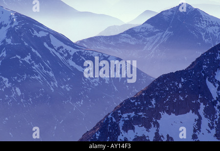 Blick über die Berge Mamore vom Gipfel des Ben Nevis, Schottland Stockfoto