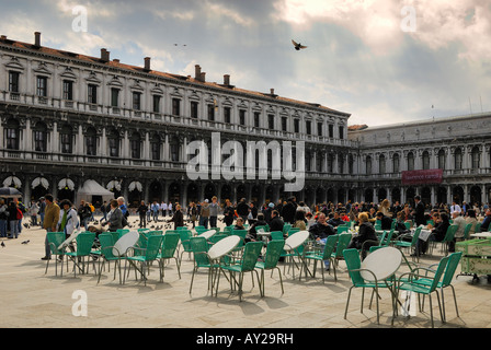 Piazza San Marco, die oft in englischer Sprache als St Mark s Square bekannt ist der wichtigsten Piazza Venezia, Italien, Europa. Stockfoto