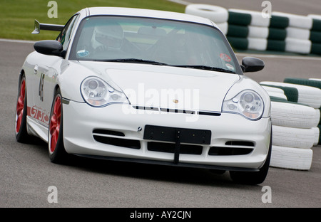 2004 Porsche 996 GT3 RS im Frühjahr GRRC Sprint bei Goodwood, Sussex, UK. Stockfoto