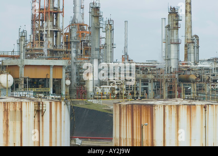 Die allgemeine Lazaro Cardenas-Raffinerie in Pumpenpaket ist Mexiko s älteste Prozessor von Rohöl und wird renoviert. Stockfoto